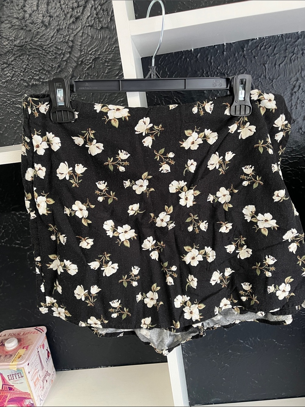 Old Navy Black Floral Casual Skort